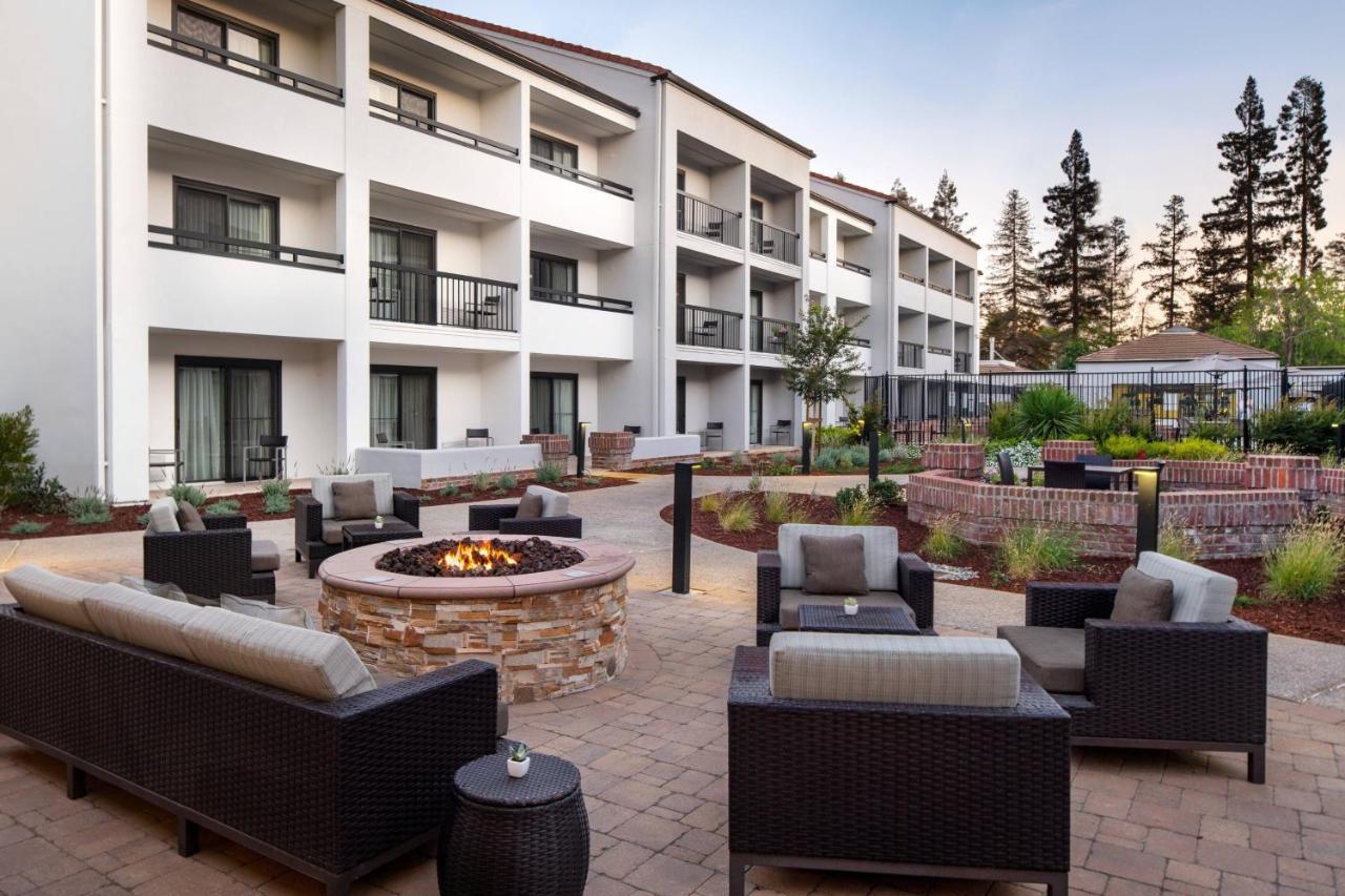 Courtyard San Jose Cupertino Hotel Exterior photo